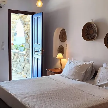 Thea Paros * לוגאראס